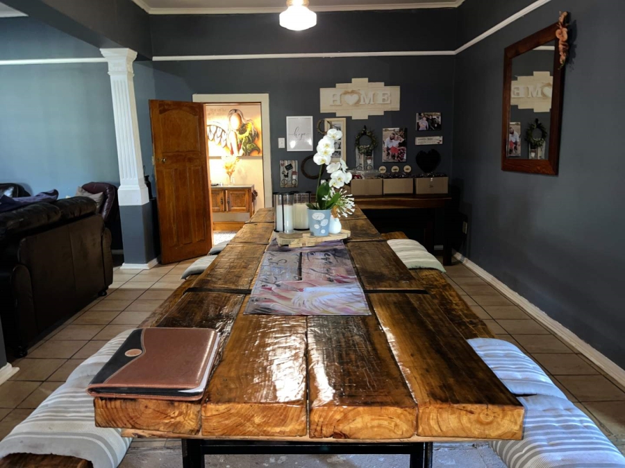 4 Bedroom Property for Sale in Kanoneiland Northern Cape